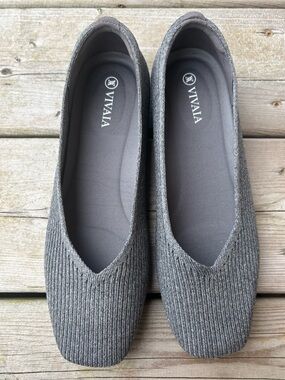 Women's 38 Size 7.5 Vivaia Square-Toe V-Cut Flats Grey Knit  Slip On Washable